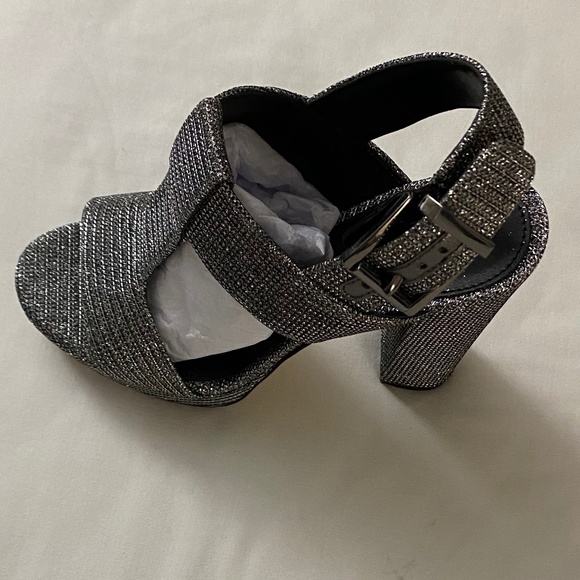 MICHAEL Michael Kors Shoes - NWT MICHAEL MICHAEL KORS Becker T-Strap Glitter Chain Mesh Slingback Sandal Sz 5